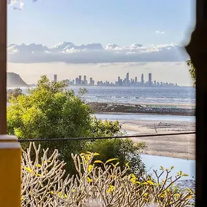 Currumbin Beachside Retreat Holiday home